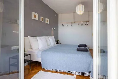 Charmante Ferienunterkunft Srića in Sv.