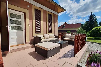 Ferienwohnung mit schönem Garten und einer gr