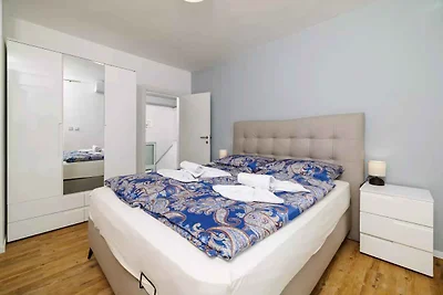 Villa mit Swimmingpool und Whirlpool