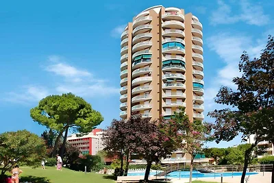 Ferienwohnung mit Pool und Balkon