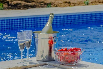 Villa mit Pool und Klimaanlage