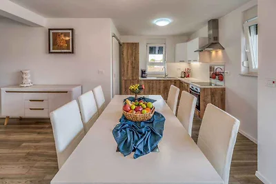 Ferienwohnung mit Balkon und Meerblick