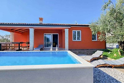 Ferienhaus mit privatem Pool und Garten