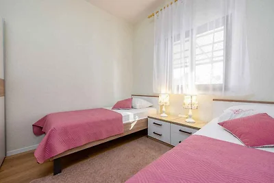 Ferienwohnung mit Klimaanlage und Terrasse