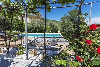 Ferienhaus mit Poolnutzung, Terrasse und