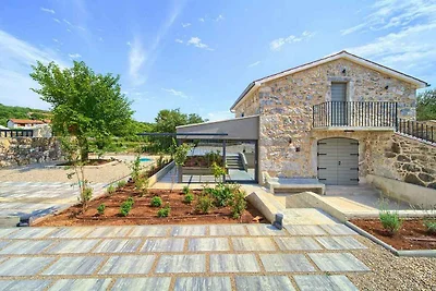 Villa mit Pool und Klimaanlage
