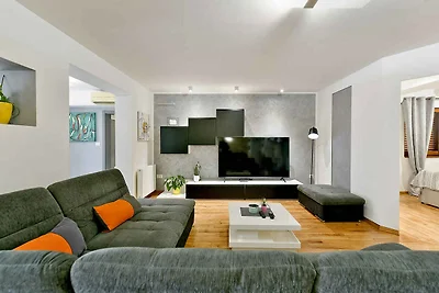 Ferienwohnung mit Klimaanlage, Waschmaschine 