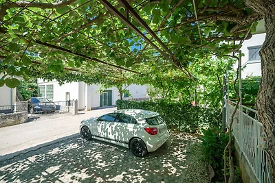 Ferienwohnung mit Balkon und Parkplatz