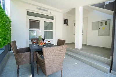 Gemütliches Apartment Villa Skundric mit Terr