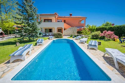 Villa mit Klimaanlage und Pool