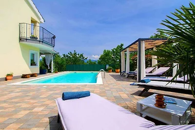 Vakantiehuis Ontspannende vakantie Hlapa