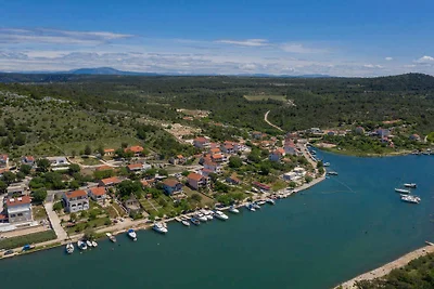 Moderne Ferienvilla Sullago mit Seeblick und 