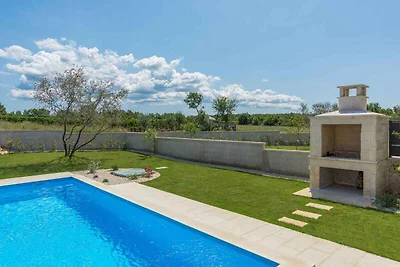 Villa mit privatem Pool in ruhiger Lage mit G