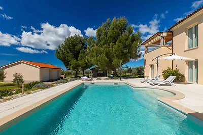 Villa mit Pool, Klimaanlage, Fitness und