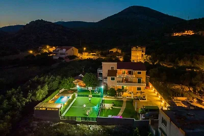 Ferienwohnung Unterkunft mit Pool