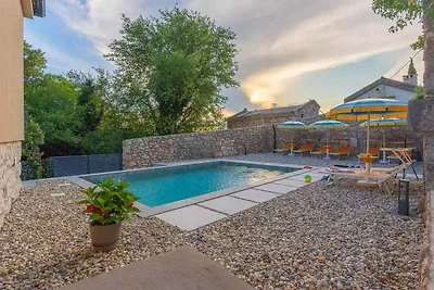 Ferienhaus mit Swimmingpool und Grillterrasse