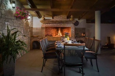 Ferienhaus mit Pool und Grill