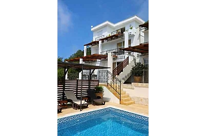 Ferienwohnung mit Balkon und Klimaanlage