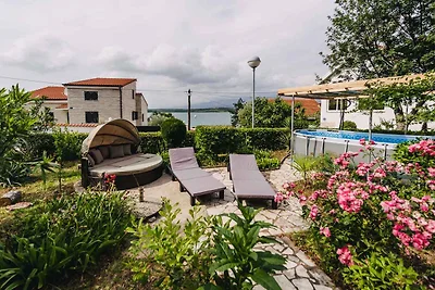 Ferienwohnung mit Meerblick und Pool