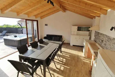 Villa mit Klimaanlage und Pool