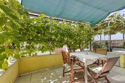 Apartment mit zwei Schlafzimmern, Garten und 