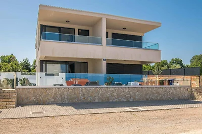 Villa mit Meerblick und Pool
