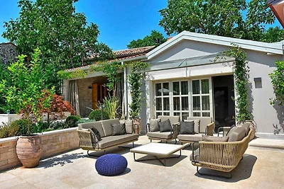 Villa mit Pool, Wellness und Sauna