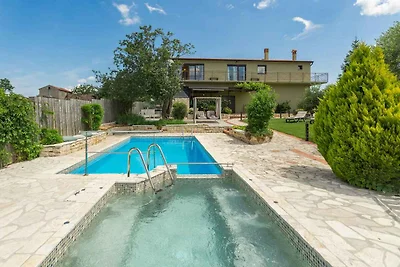 Villa mit Klimaanlage und Pool