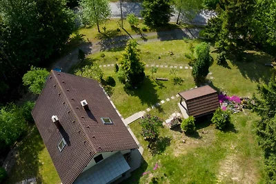 Ferienhaus mit Terrasse und grossen Garten