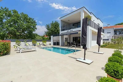 Villa Lucia mit Whirlpool und privatem Pool i