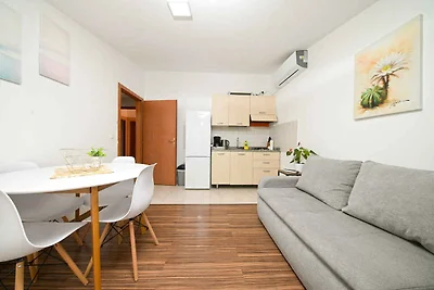 Ferienwohnung mit Balkon und Klimaanlage