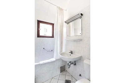 Bungalow mit Parkplatz