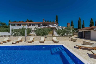 Ferienhaus mit Aussenpool