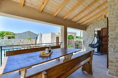 Schöne Villa mit privatem beheiztem Pool, Sau