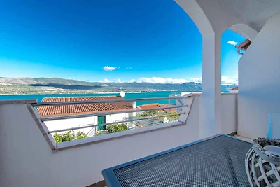 Ferienwohnung mit Balkon und Meerblick