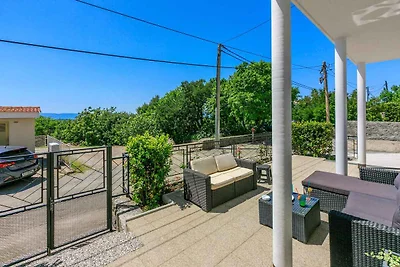 Ferienhaus mit Pool und Klimaanlage