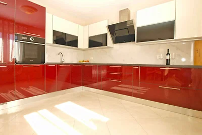 Ferienhaus mit Pool und Klimaanlage