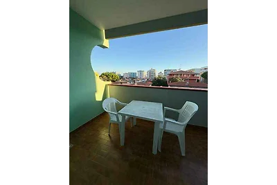 Studio mit Balkon und Klimaanlage