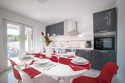 FerienHaus mit Klimaanlage und Aussenpool