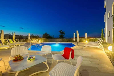 Ferienwohnung mit Pool für 6 Personen