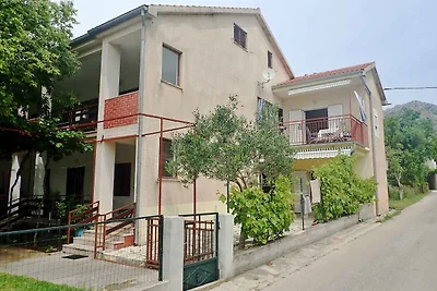 Ferienwohnung mit Balkon und Grill