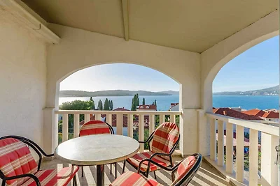 Charmantes Apartment Jadran mit Meerblick in 