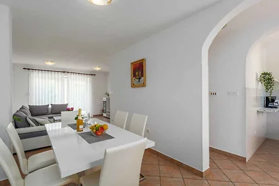 Ferienhaus mit schönem Garten in ruhiger Lage