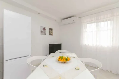 Holiday flat family holiday Okrug Gornji