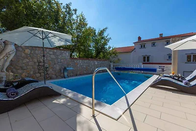 Ferienwohnung mit Pool zur gemeinsamen