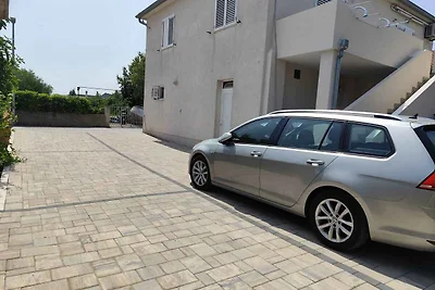 Gemütliche Ferienwohnung Emil auf Murter mit 