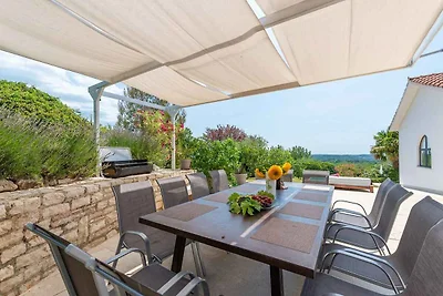 Villa mit Terrasse, Klima und Pool