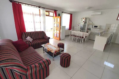 Ferienhaus mit Pool, WLAN und Klimaanlage