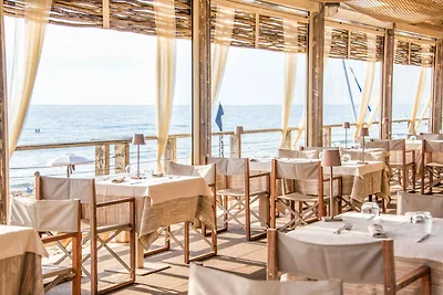 Villa mit Klimaanlage, Pool und Terrasse