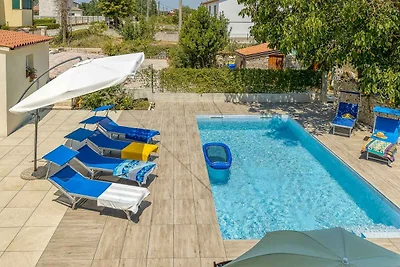 Authentische Steinvilla mit privatem Pool in 